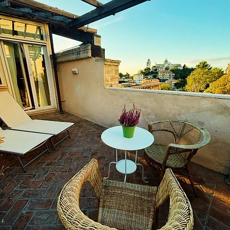 Domus Mirabilis Homestay Ancône Extérieur photo