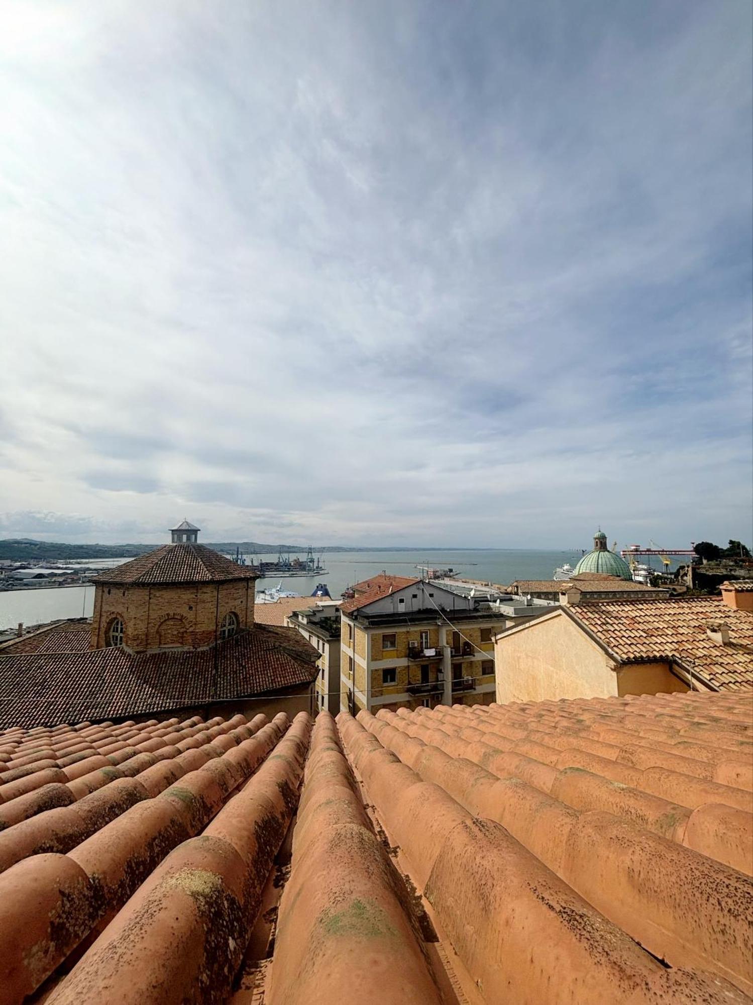 Domus Mirabilis Homestay Ancône Extérieur photo