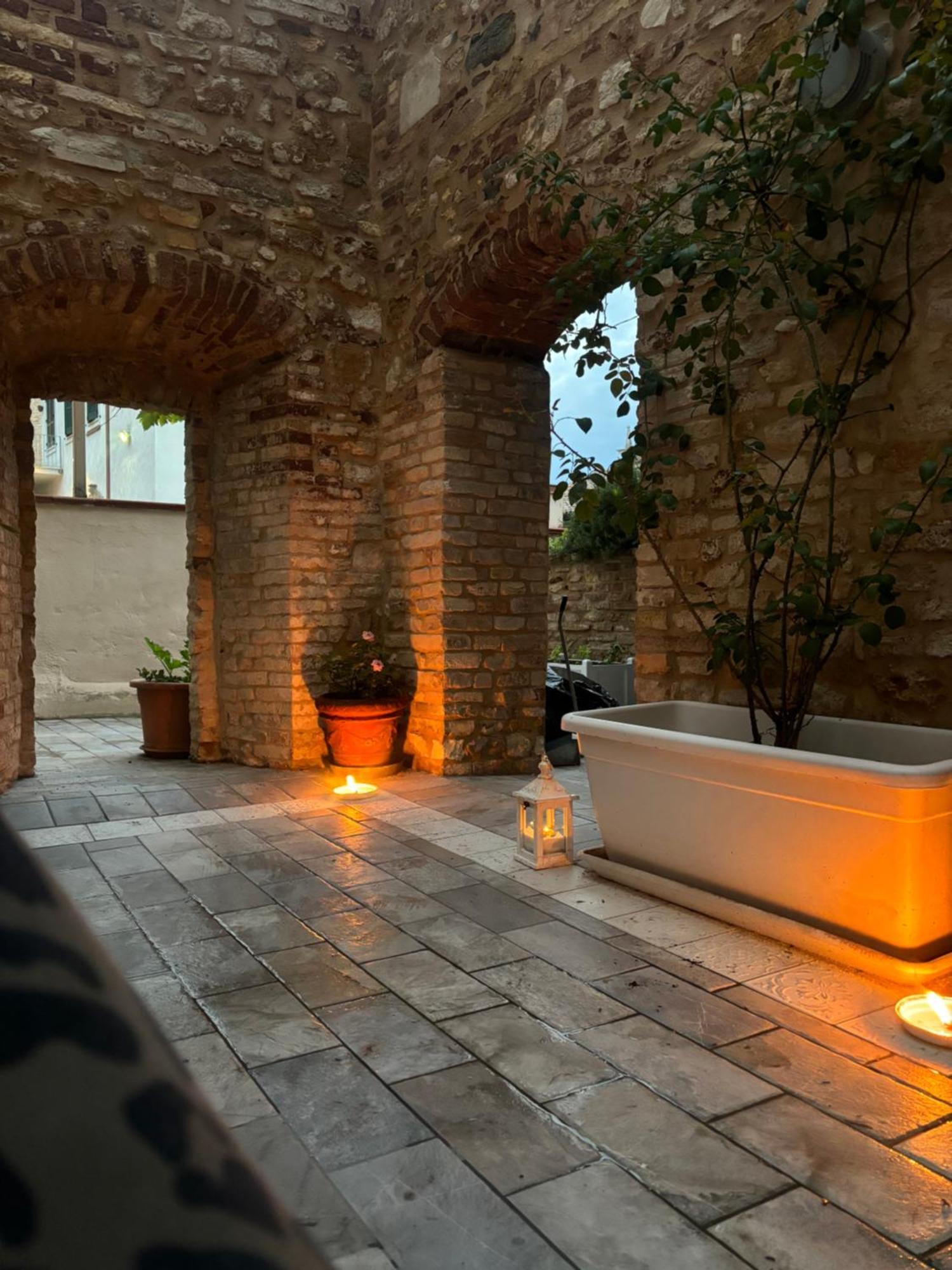 Domus Mirabilis Homestay Ancône Extérieur photo