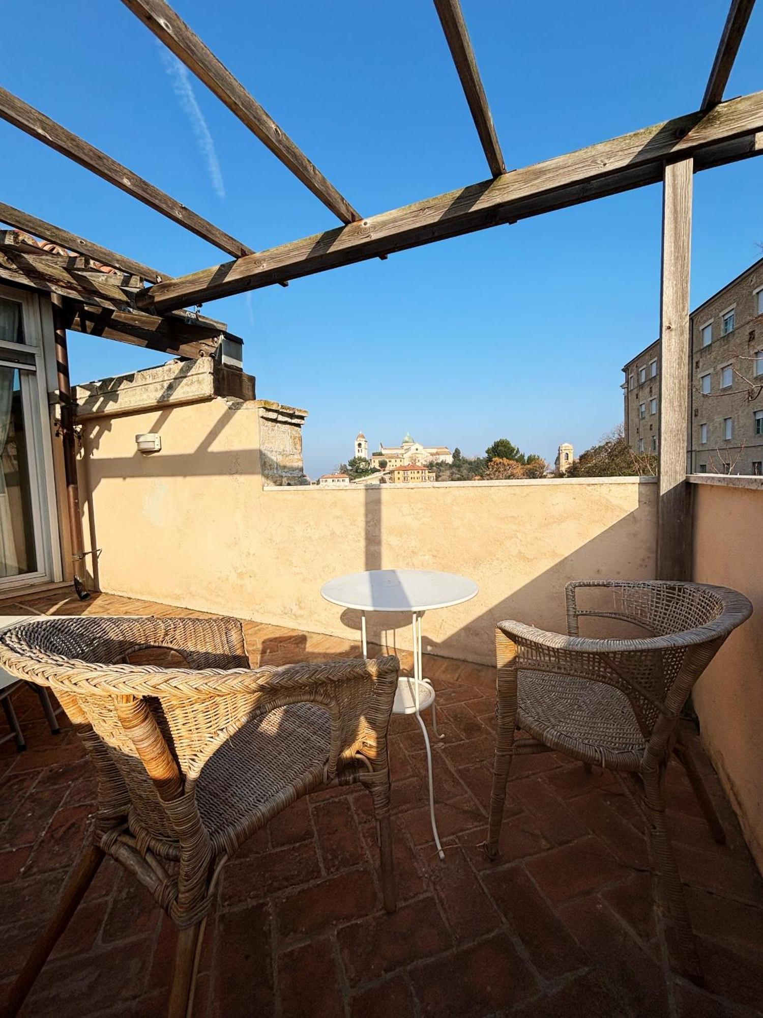 Domus Mirabilis Homestay Ancône Extérieur photo