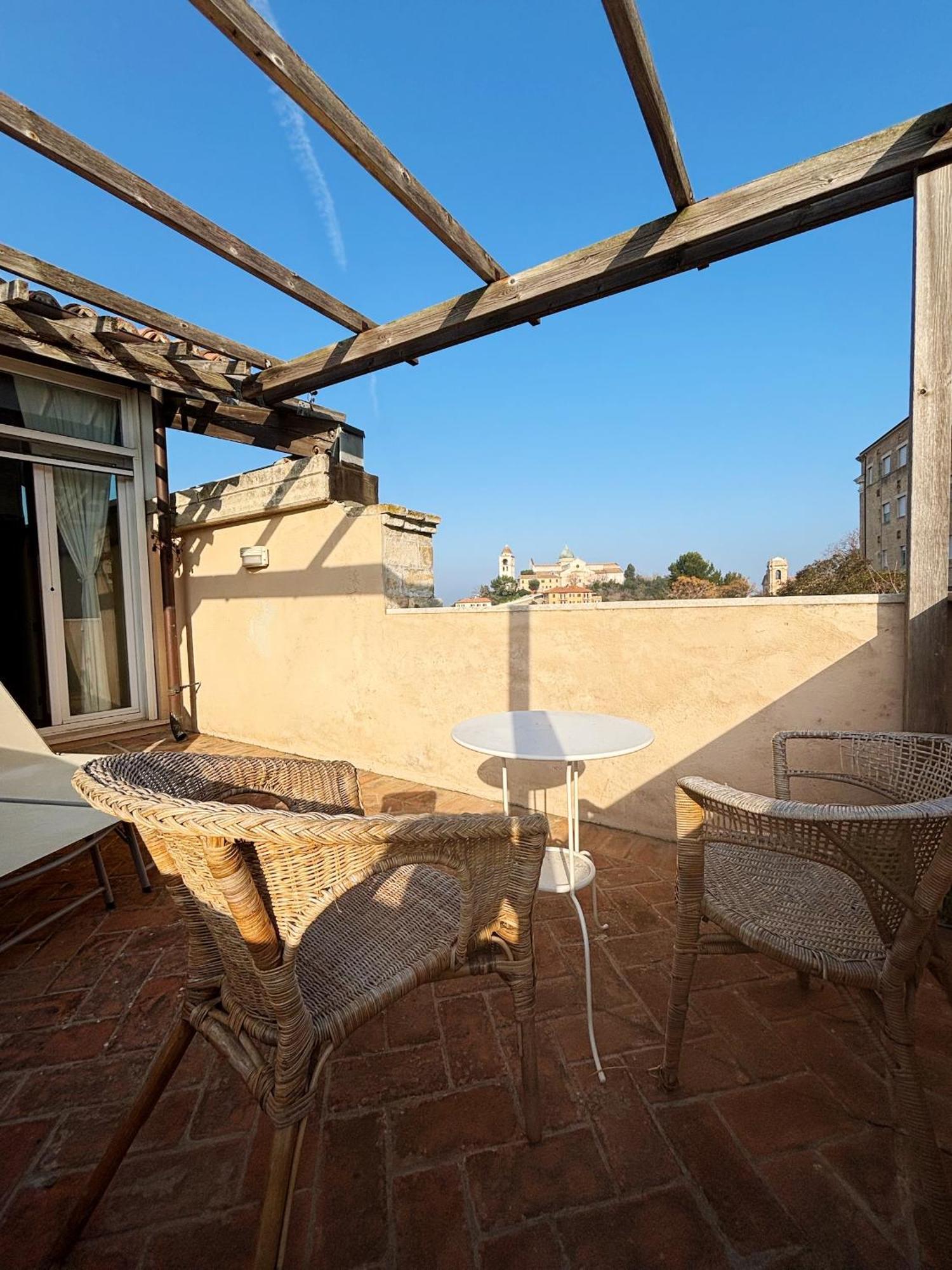 Domus Mirabilis Homestay Ancône Extérieur photo